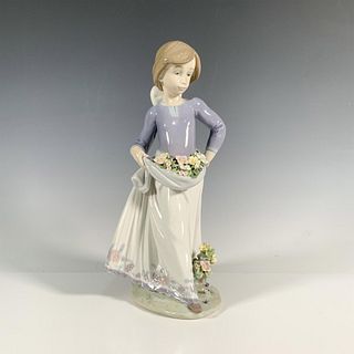 Precious Petals 1005894 - Lladro Porcelain Figurine