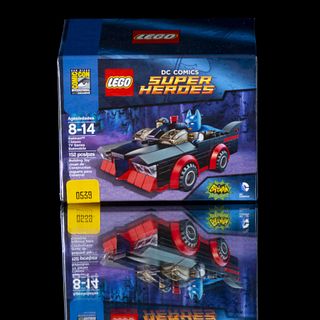 Lego DC Super Heroes.  Batman Classic TV Series Batmobile.  SDCC, 2015.  Sellado.