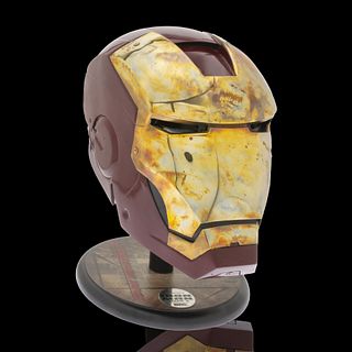 Iron Man Mark III. This full-size replica helmet has been hand-made in metal and is basses upon the actual movie prop. Con certificado