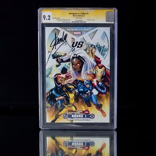 Avengers vs. X-Men #1. Firmada por Stan Lee. C2E2 2012 exclusive.  Calificación 9.2.  Año de emisión 2012.