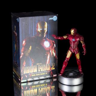 Iron Man 2. Marvel Studios.  1/6 scale pre - painted model Kit, Iron Man Mark IV. Artfx Collectible Toys.  En caja original.