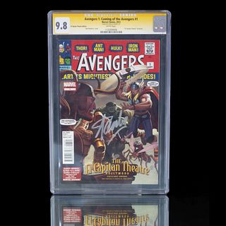 Avengers 1: Coming of the Avengers #1. Firmado por Stan Lee.  Variant El Capitan Theatre Edition. Calificación 9.8.