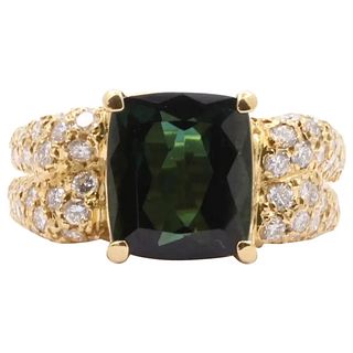 Vintage 4.35 carats Green tourmaline 18K Gold Pave Diamond Ring.