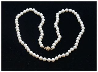 Vintage Single Strand Pearl 14K Yellow Gold Clasp Necklace