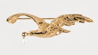 AN ANTIQUE GOLD AND DIAMOND PIN IN THE FORM OF A FLYING BIRD, FRANCE, 19TH CENTURY