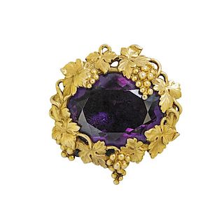 SCULPTED YELLOW GOLD GRAPEVINE & AMETHYST BROOCH