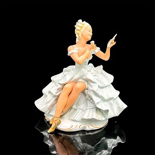Vintage Schaubach Kunst Figurine, Seated Ballerina 1396