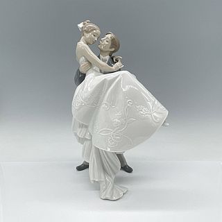 The Happiest Day 1008029 - Lladro Porcelain Figurine