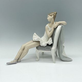 Classic Dancer 1004847 - Lladro Porcelain Figurine