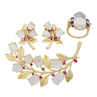 MOONSTONE, RUBY & YELLOW GOLD ASSEMBLED SUITE