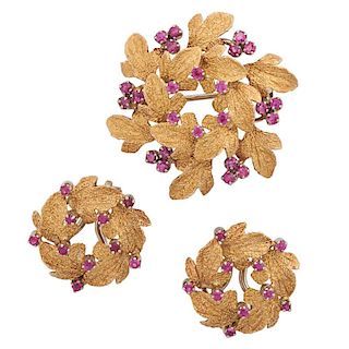 YELLOW GOLD & RUBY WREATH EARRING & BROOCH SUITE