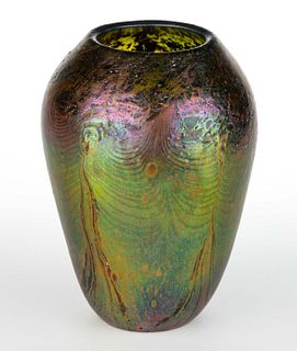 EARLY TIFFANY GLASS & DECORATING COMPANY CYPRIOTE AND PULLED DECORATED IRIDESCENT ART GLASS VASE