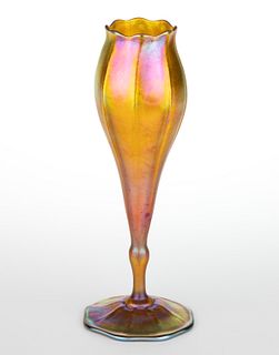 TIFFANY GOLDEN IRIDESCENT ART GLASS FLORIFORM VASE