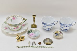 ASSORTED ANTIQUE COLLECTIBLES