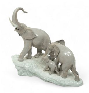 Lladro (Spanish) 'Elephants Walking' Porcelain Figural Grouping, H 14.2" L 16"