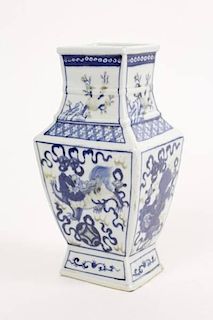 Chinese Blue & White Fu Dog Motif Porcelain Vase