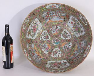 Qing, Large Chinese Rose Medallion Porcelain Bowl