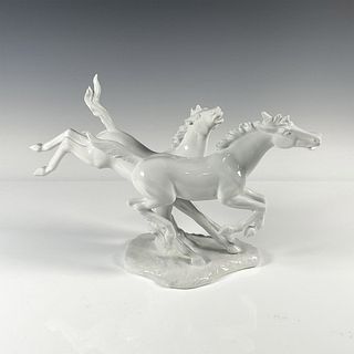 Wallendorf Porcelain Figurine, Pair of Running Horses