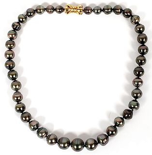 18KT YELLOW GOLD AND BAROQUE BLACK PEARL NECKLACE