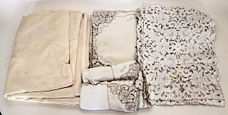 DAMASK TABLECLOTH W/ ASSORTED LINEN NAPKINS