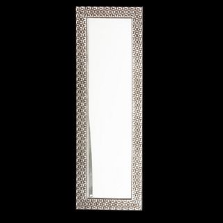 ESPEJO, SIGLO XX. Elaborado en marco sintético y luna rectangular con 3 capas de platinado, cuenta con soportes de pared.