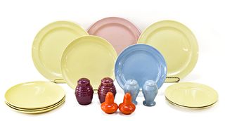 COLLECTION OF LU-RAY PASTELS & CALIFORNIA POTTERY DINNERWARE