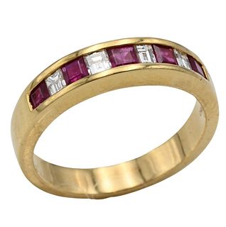 18K Yellow Gold Ring Set with Diamonds and Rubies