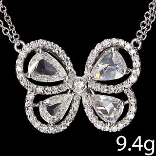 ATTRACTIVE DIAMOND BUTTERFLY PENDANT NECKLACE