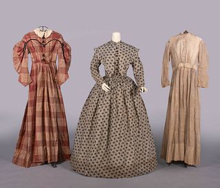 PRINTED COTTON DAY DRESS & PELERINE, 1850s