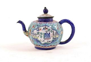 Chinese Canton Enamel Small Teapot, 19th C.