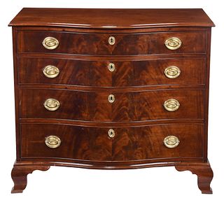 Rhode Island Chippendale Mahogany Serpentine Chest of Drawers
