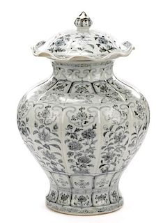 Ruffled Edge Lidded Blue & White Chinese Vase