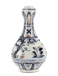 Chinese Suantouping 'Garlic-Head' Porcelain Vase