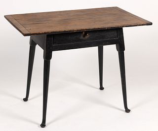 NEW ENGLAND QUEEN ANNE-STYLE TAVERN TABLE