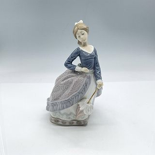 Evita 1005212 - Lladro Porcelain Figurine