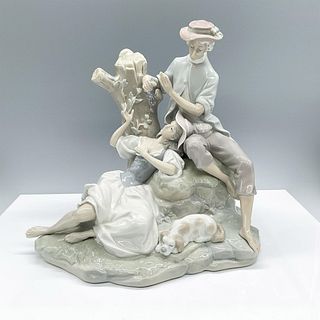 Romantic Group 1004662 - Lladro Porcelain Figurine