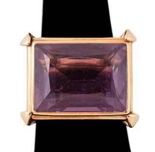 AMETHYST SOLITAIRE & 14K YELLOW GOLD RING