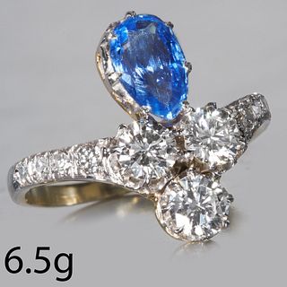 SAPPHIRE AND DIAMOND UP-FINGER RING