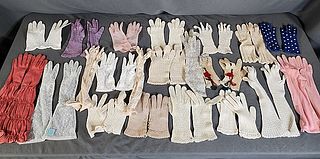  21 Pairs of Antique and Vintage Gloves c1930-1960