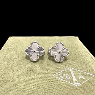 Van Cleef & Arpels Vintage Alhambra earrings, 18K white gold