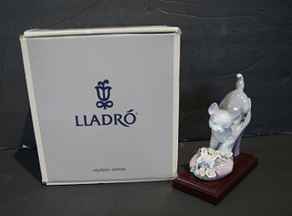LLARDO “A PURR-FECT FIT” FIGURINE-St JUDE CHARITY LOT