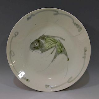 CHINESE ANTIQUE FISH PORCELAIN PLATE - MING DYNASTY