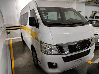 Camioneta de pasajeros Nissan Urvan 2014