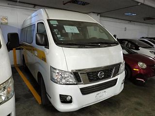 Camioneta de pasajeros Nissan Urvan 2015