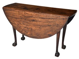 A Fine American Chippendale Highly Figured Mahogany Drop Leaf Table