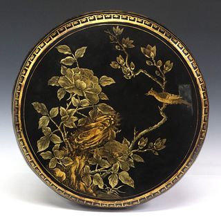 CHINESE PARCEL GILT & LACQUERED ROUND 'LONGEVITY' BOX