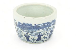 Chinese Blue & White Porcelain Planter, H 6.5" Dia. 8.75"