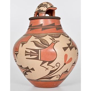 Elizabeth Medina (Zia, b. 1956) Lidded Pottery Jar