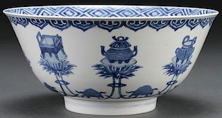 A CHINESE KANGXI BLUE AND WHITE PORCELAIN BOWL