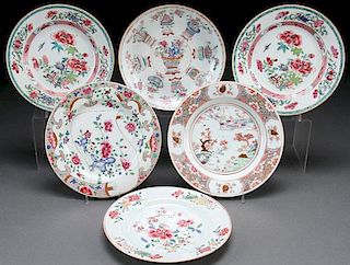 A GROUP OF SIX CHINESE EXPORT FAMILLE ROSE PLATES